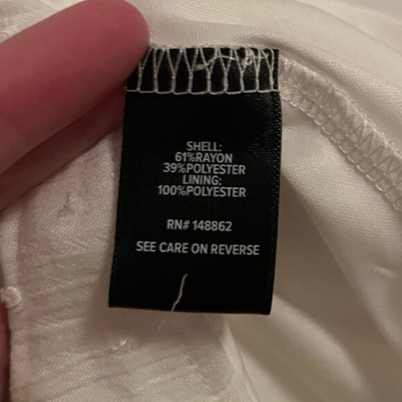 Torrid Size 4x White Swiss Dot Tiered Pin Tuck Tank NWT - Picture 8 of 8